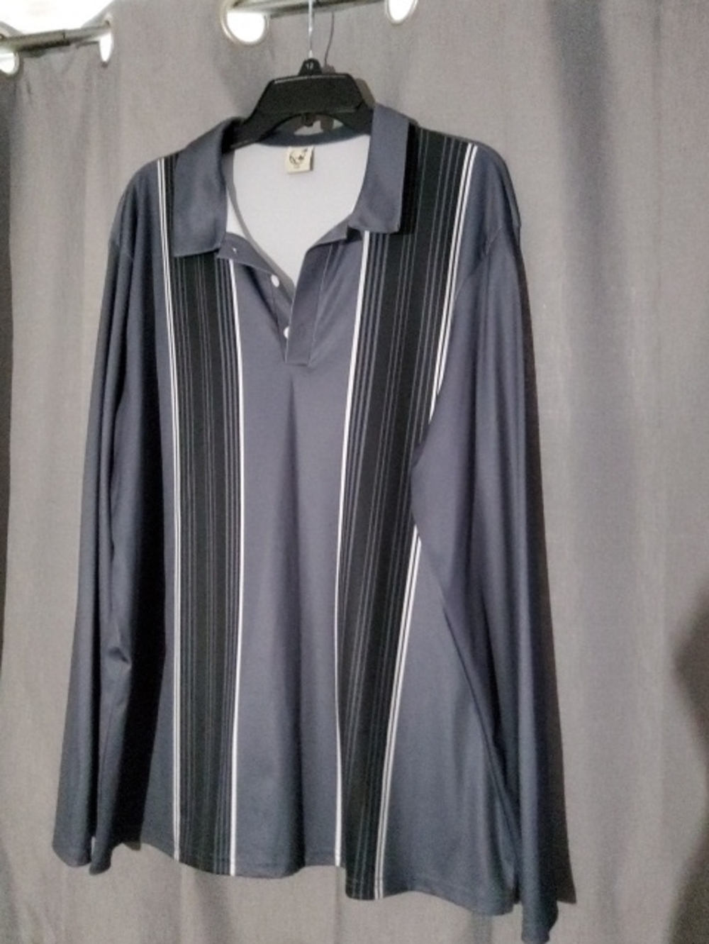 Long Sleeve Shirt in Navy with Vertical Stripe